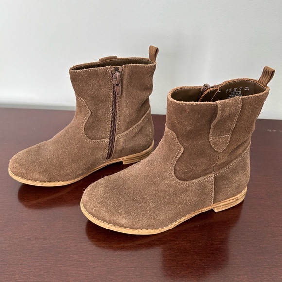 GAP Other - Gap Girls Brown Suede Boots